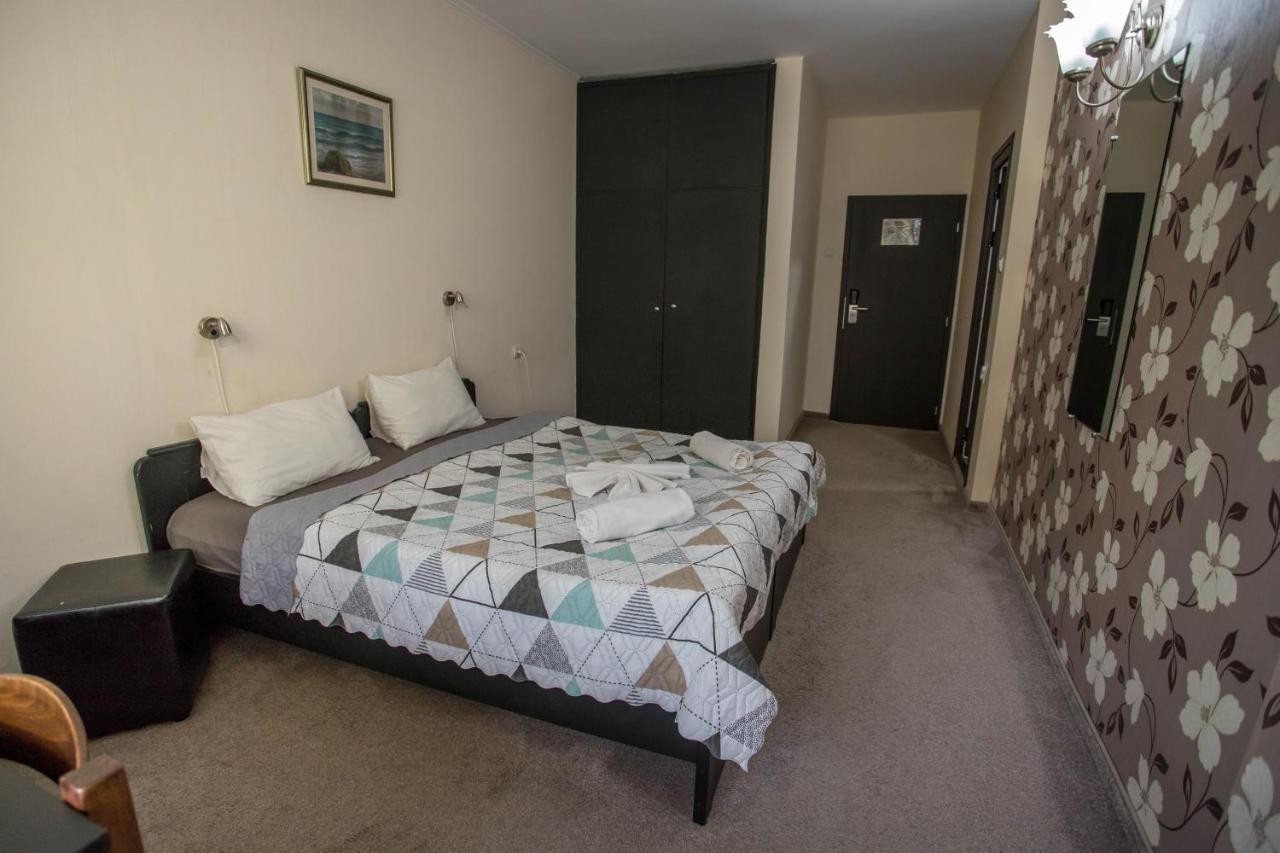 Park Hotel Ivailo Veliko Tarnovo Extérieur photo