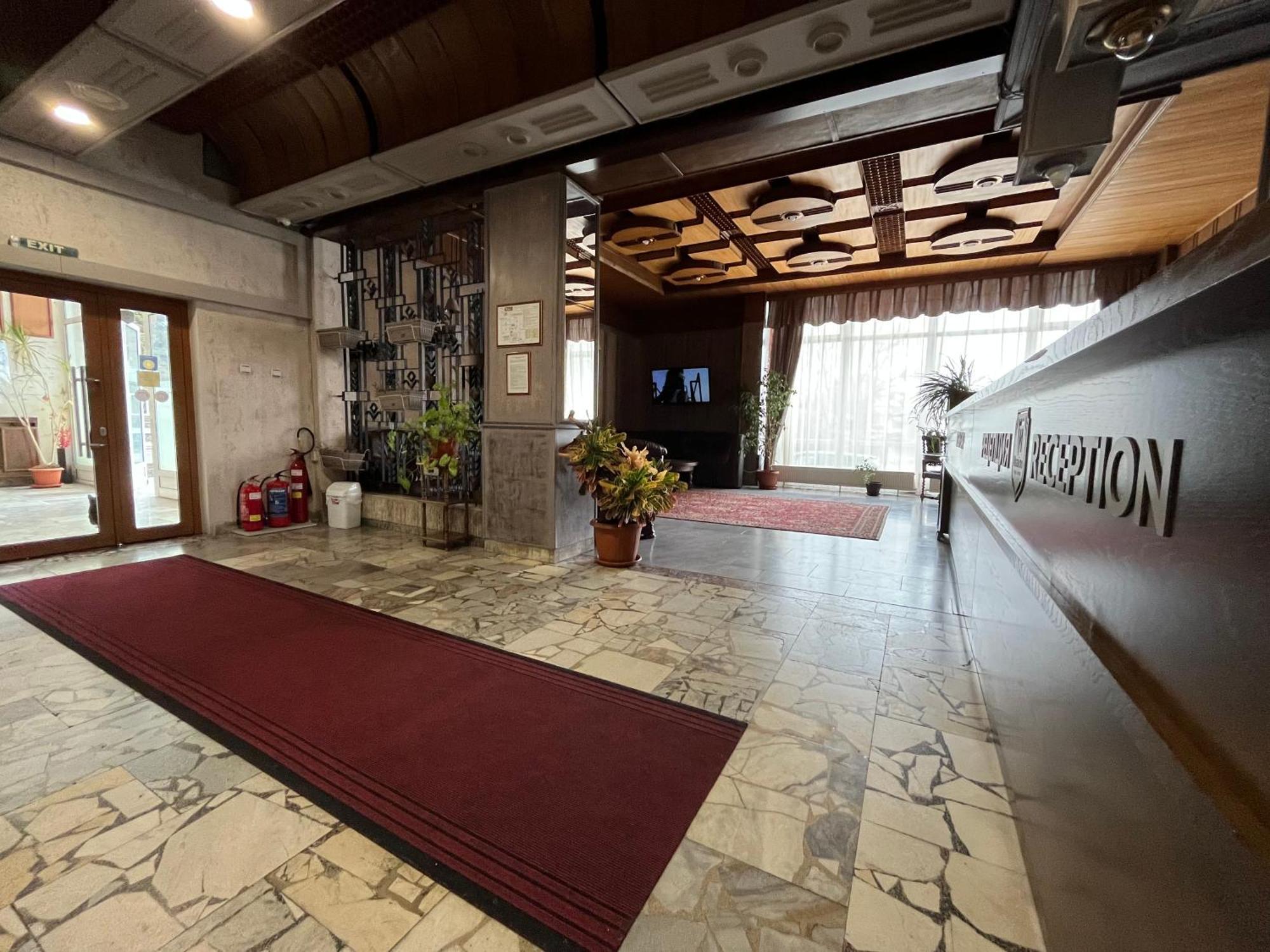 Park Hotel Ivailo Veliko Tarnovo Extérieur photo