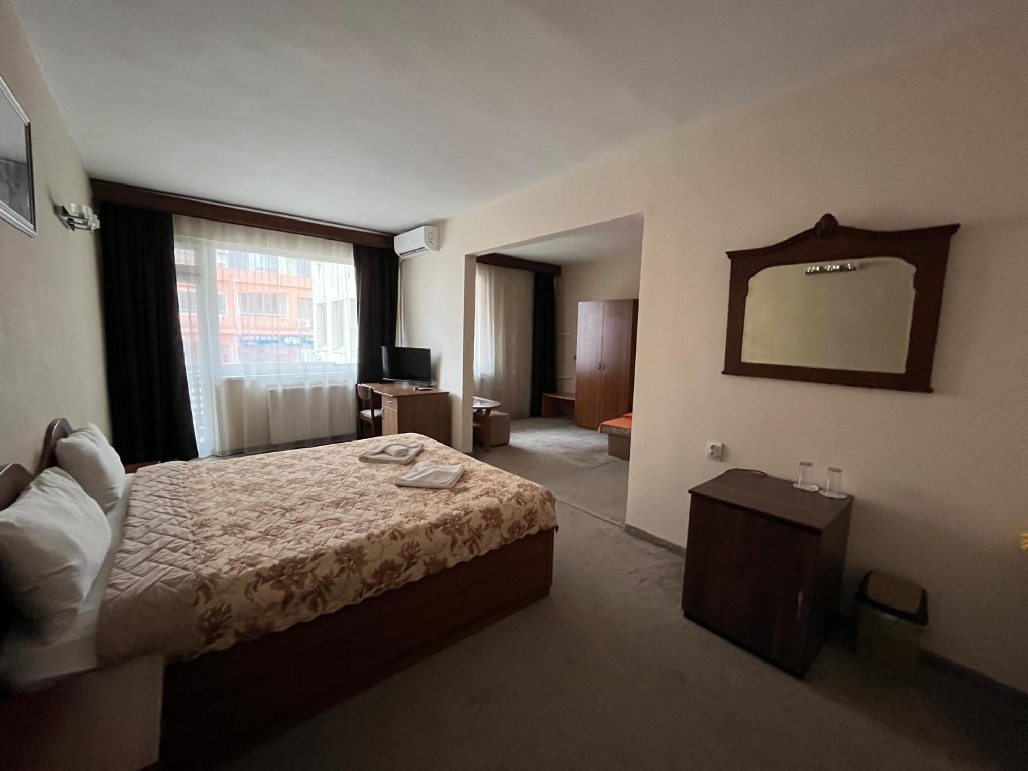 Park Hotel Ivailo Veliko Tarnovo Chambre photo