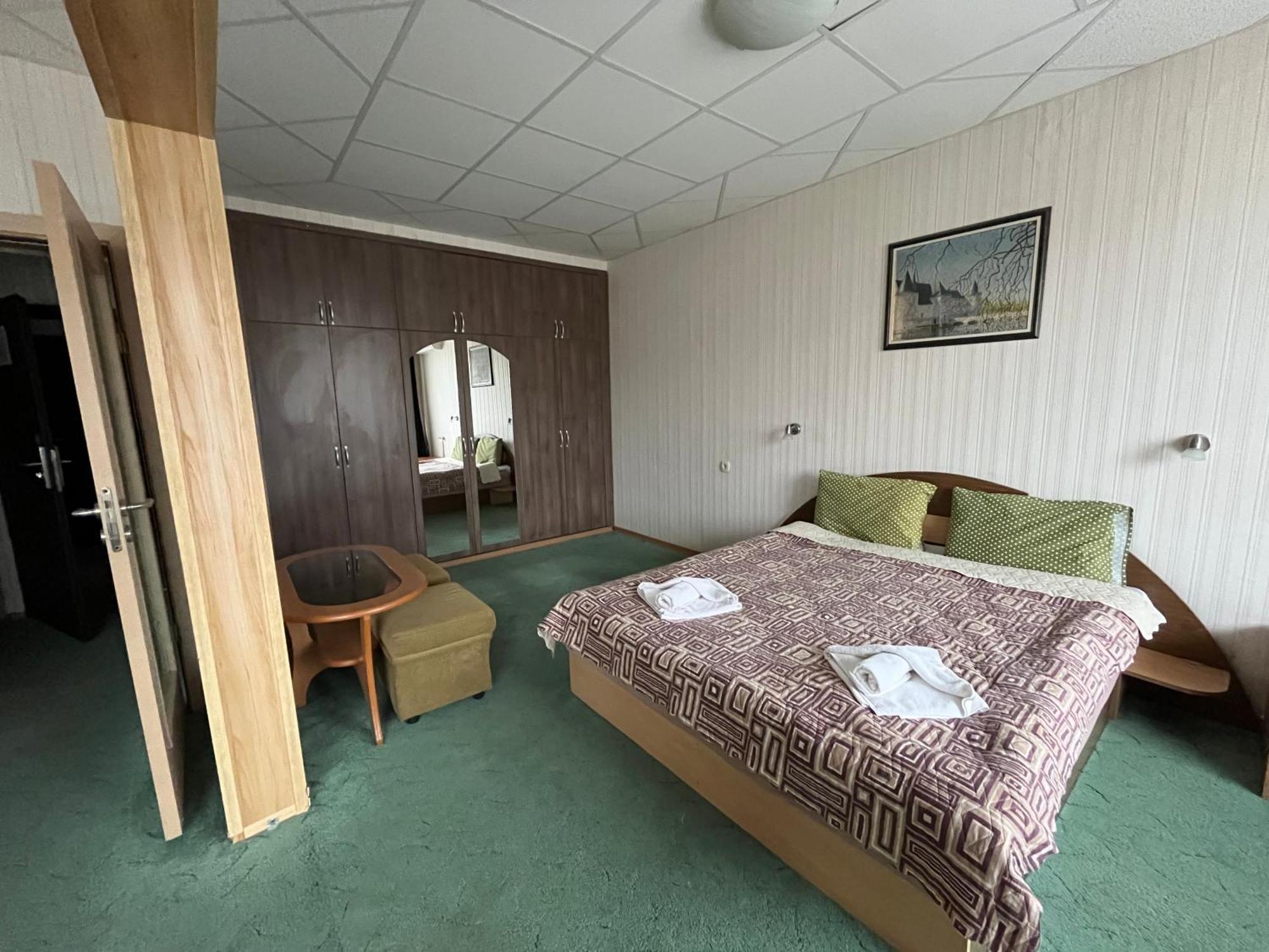 Park Hotel Ivailo Veliko Tarnovo Chambre photo