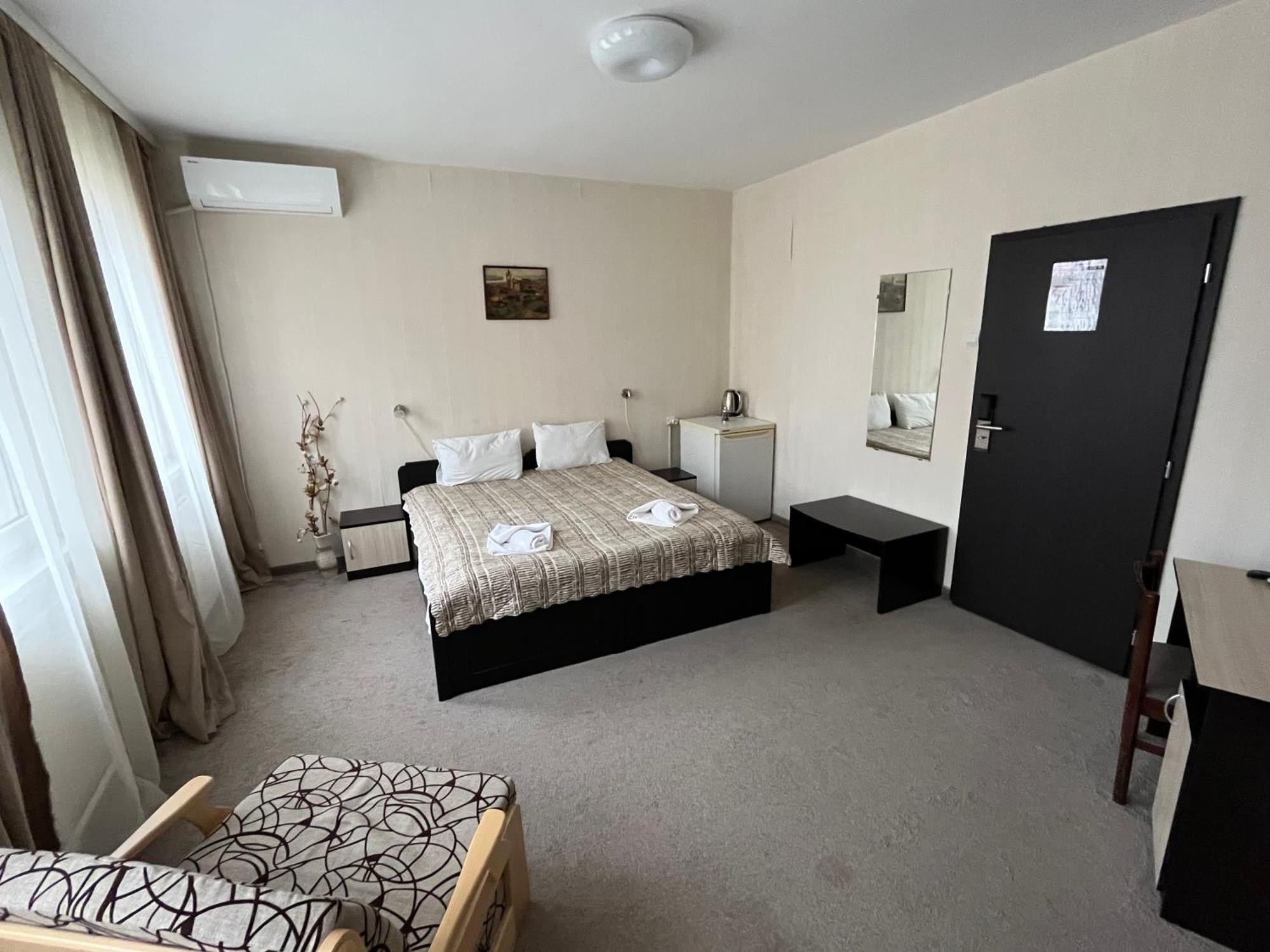 Park Hotel Ivailo Veliko Tarnovo Extérieur photo